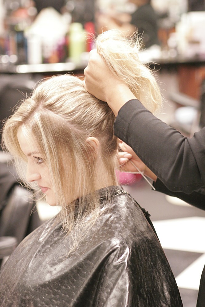 In unserem Friseursalon in Hockenheim werden die typgerecht zu einem für Sie idealen Hairstyling beraten, kommen Sie vorbei!