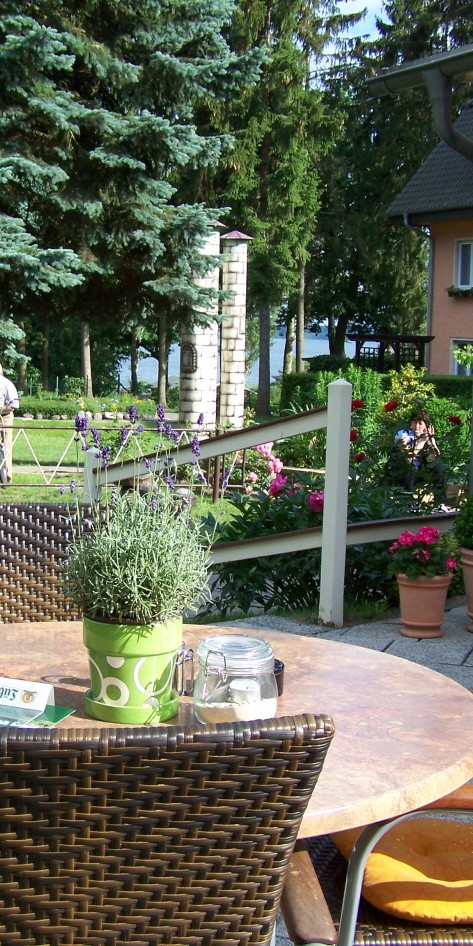Restaurant mit Terrasse und Garten