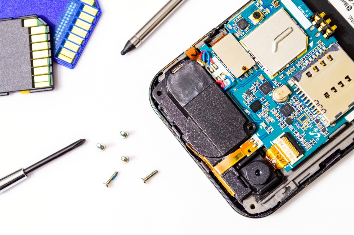 Smartphonereparatur von Ihrig Media in Buchen - Unsere Reparaturprofis kümmern sich um Ihr defektes Gerät und bringen es im Nu wieder zum Laufen