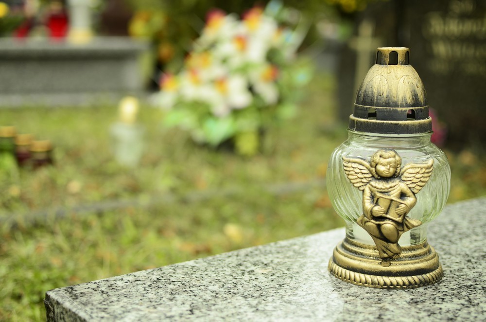 Wir bei Halbschmidt Bestattungen helfen Ihnen bei der Auswahl der Bestattungsutensilien