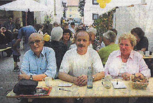 Alfred Drescher, Frank Reinstädtler und Gertrud Drescher - die ehemaligen und derzeitigen Inhaber der Landbäckerei in Lahnau