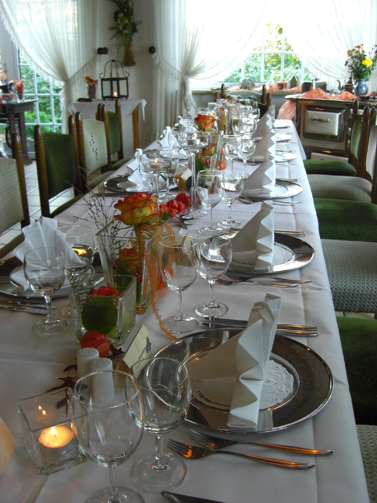 Im Steffens - Hotel und Restaurant zur Heide in Burscheid bieten wir neben dem passenden Rahmen für Ihre Feier auch einen wechselnden Mittagstisch