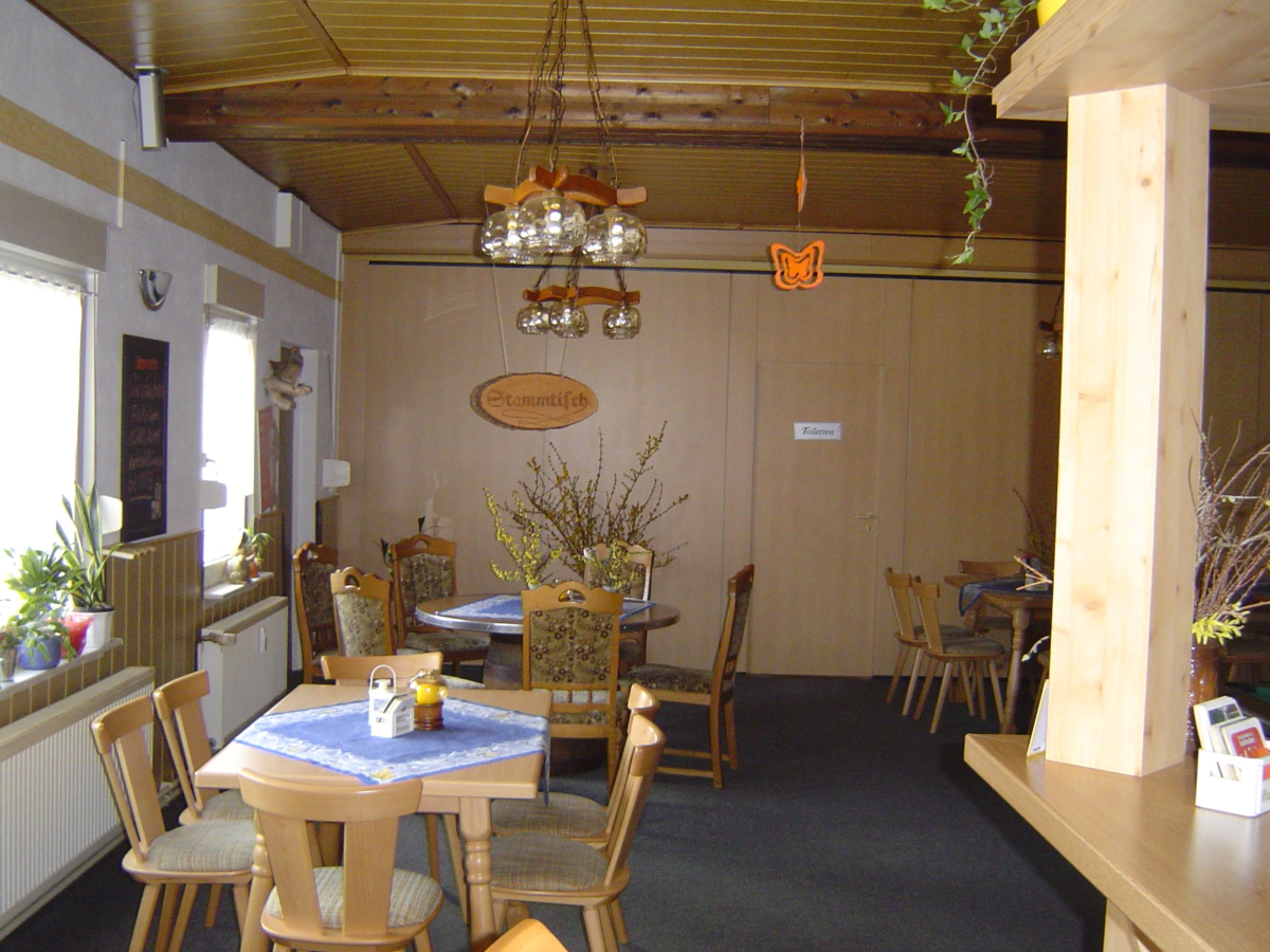Bei uns gibt es durchgehen warme deutsche Küche in Senftenberg.