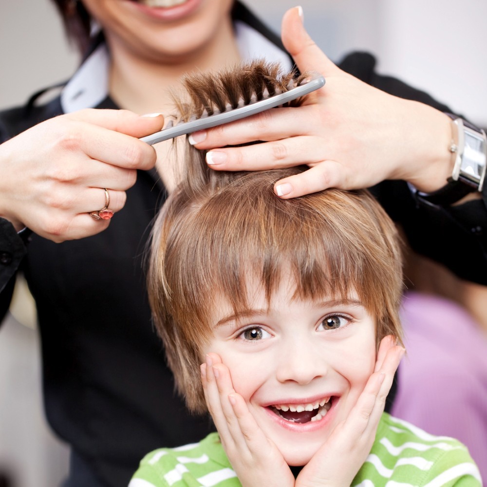 Sie wollen sich die Haare und Strähnen färben? Dann vereinbaren Sie einen Termin beim Friseur Cutting Crew in Hockenheim