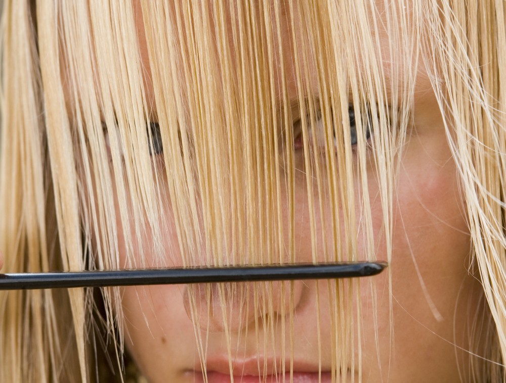 Frisieren ist Spezialgebiet unseres Salons in Lohmar. Kommen Sie vorbei und genießen sie eine frische Coloration oder Tönung mit einer neuen Frisur.